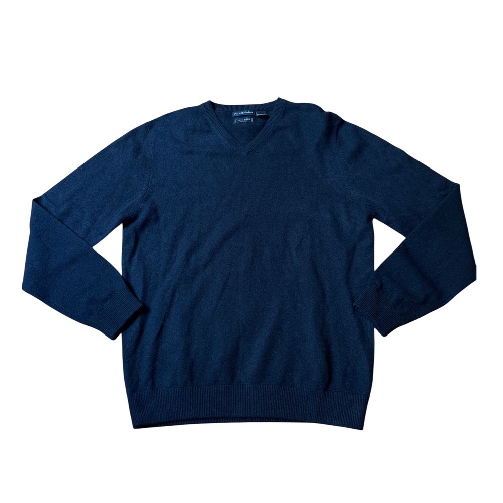 W.H. Belk V-Neck Sweater Mens Navy Blue Fine 2 Ply Cashmere SIZE M